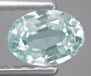 Brillante hermosa piedra preciosa de circón azul natural genuino