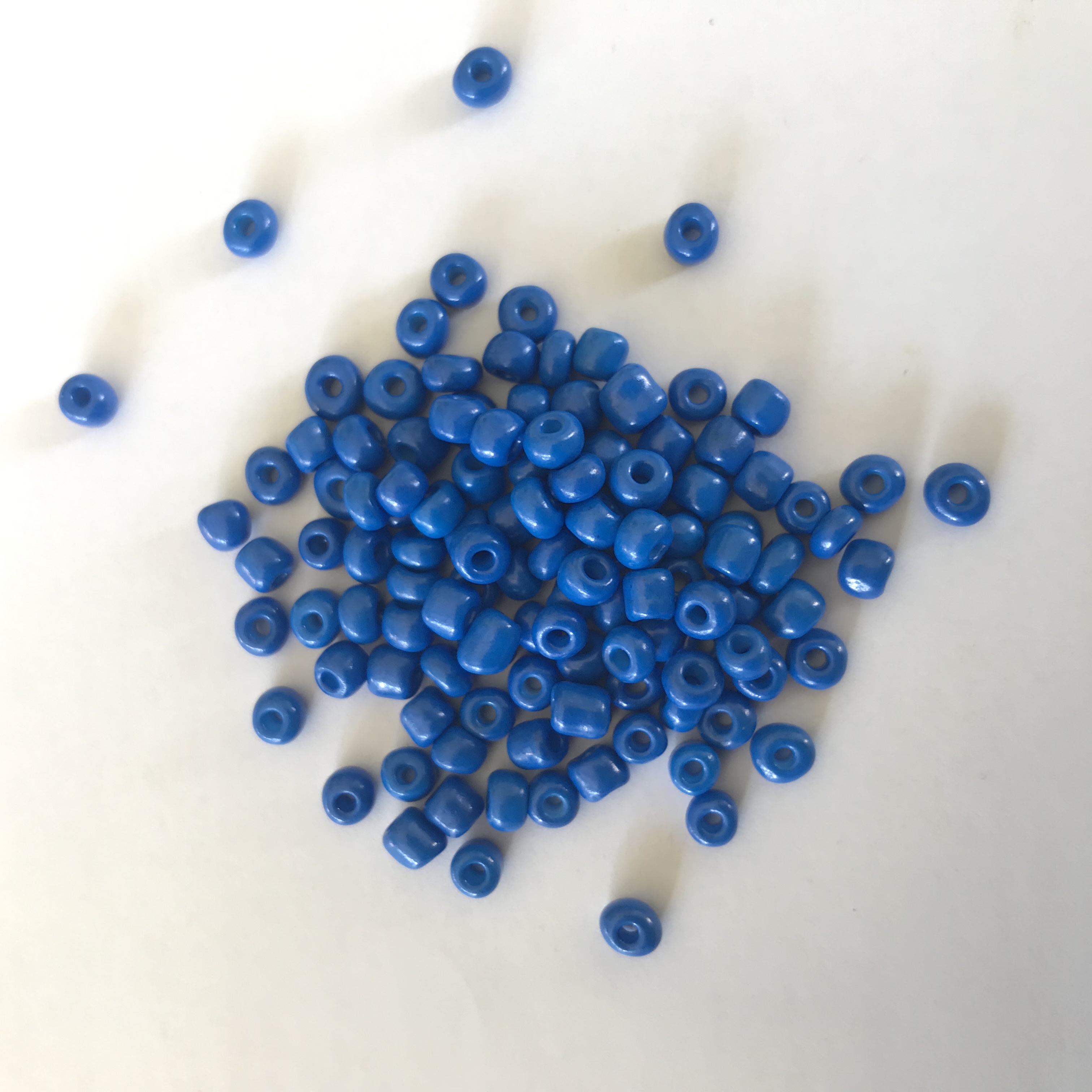 Blå - mellan , rocaillepärlor, 4mm, ca 300st/22g