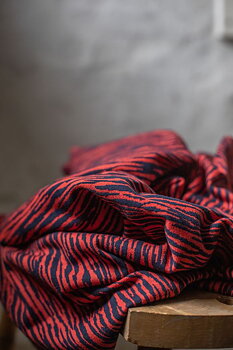 BARK JACQUARD - NAVY BLUE/RED