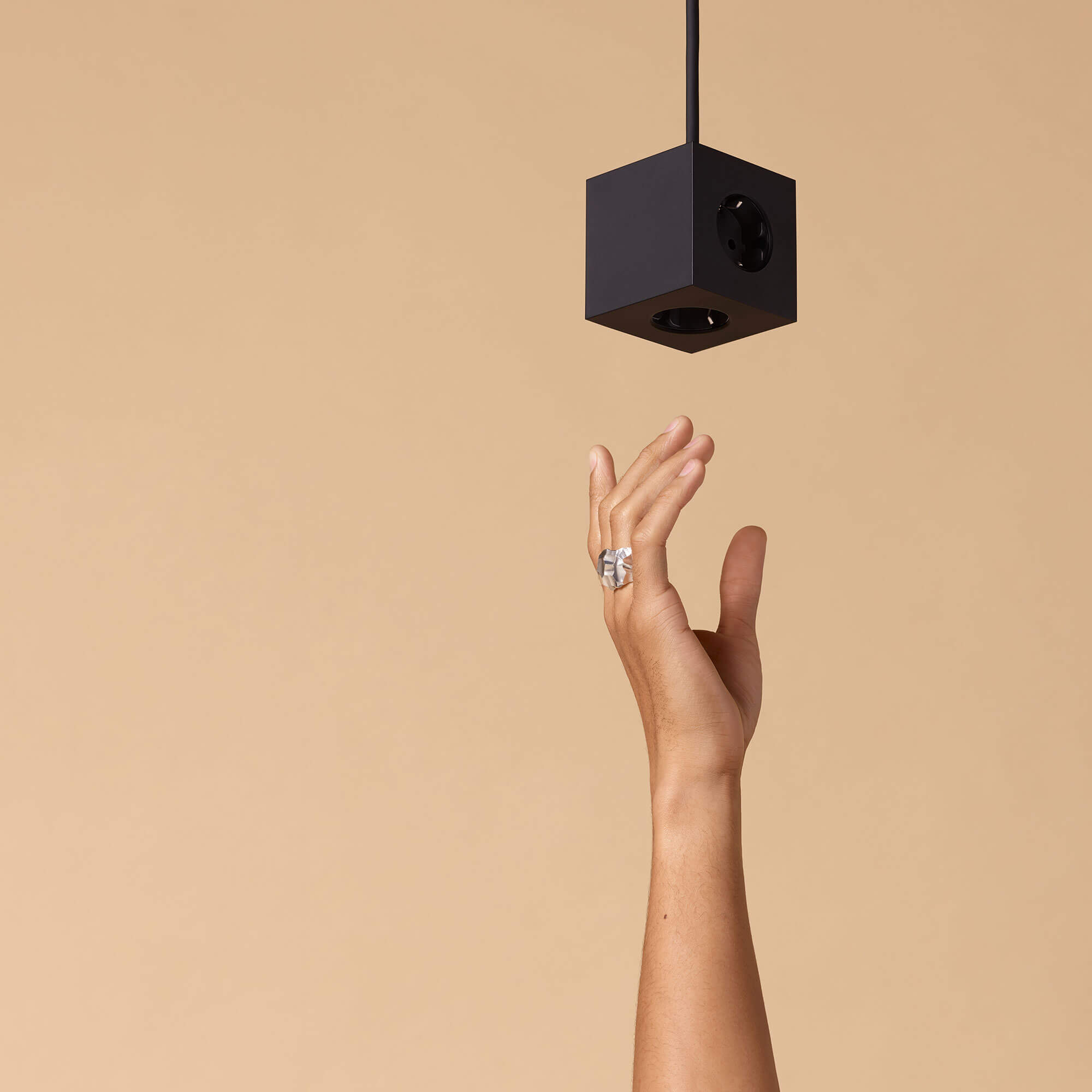 Square 1, Stockholm Black med USB, från Avolt - 6