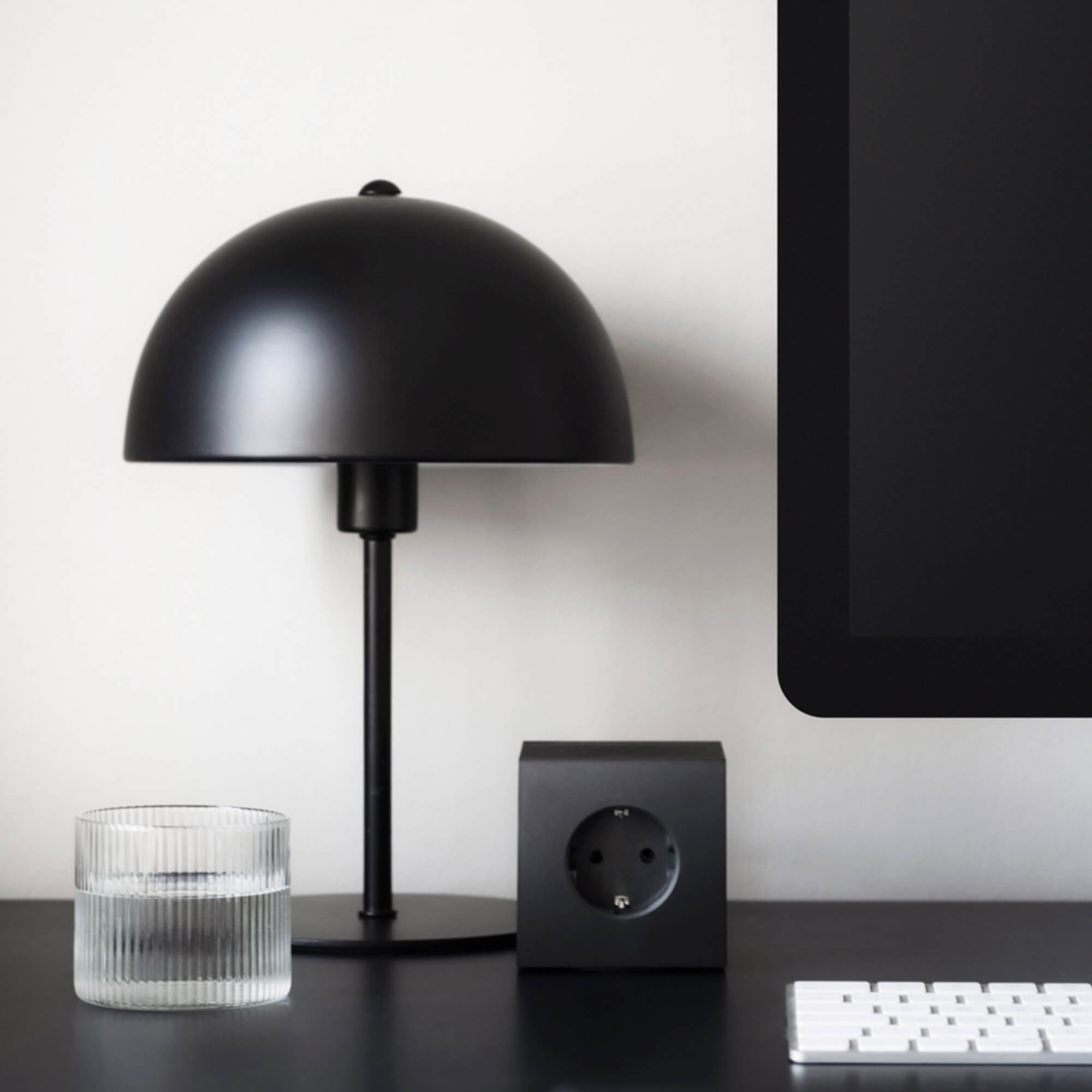 Square 1, Stockholm Black med USB, från Avolt - 5