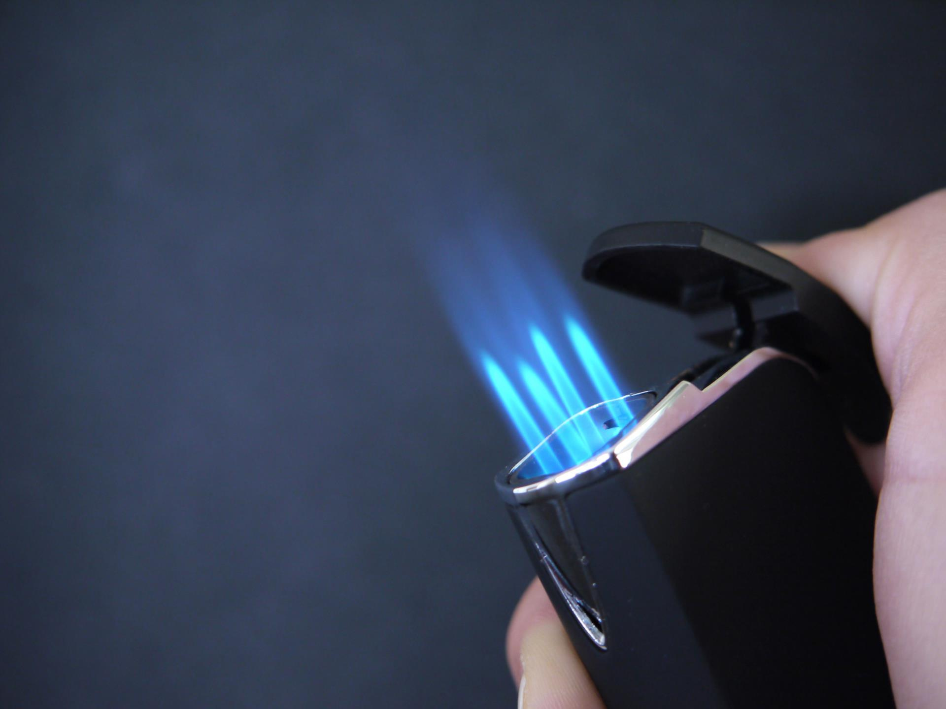 Jean Claude Connor IIII Jet Lighter - 2