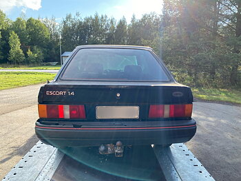 Ford Escort Laser - Reservdelsbil (säljes i delar)