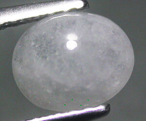 Piedra preciosa de hackmanita natural extremadamente rara de 0,87 ct