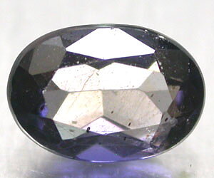 Piedra preciosa de iolita natural muy hermosa adecuada para la curación