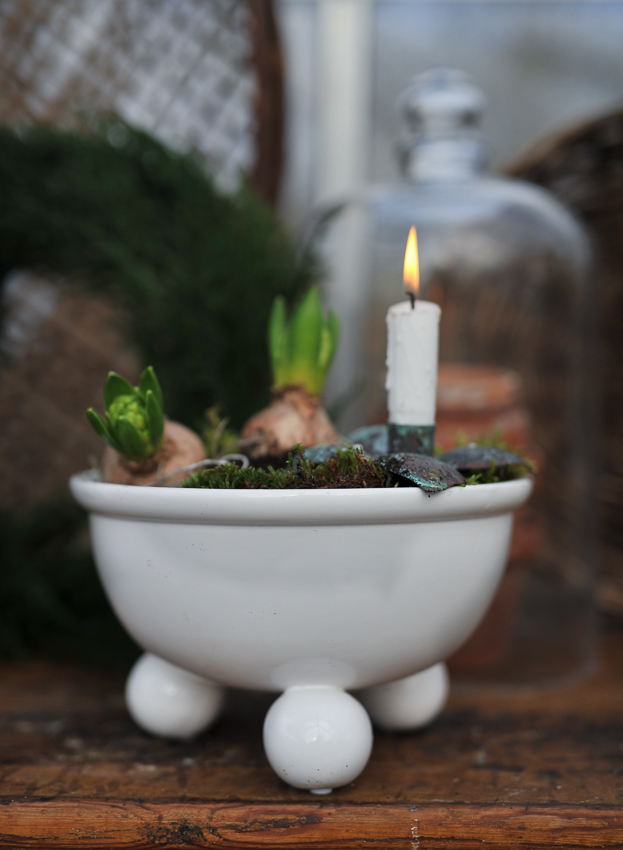 Pot with ball feet - White - 23x14 cm - 3