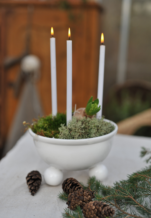 Pot with ball feet - White - 23x14 cm - 2