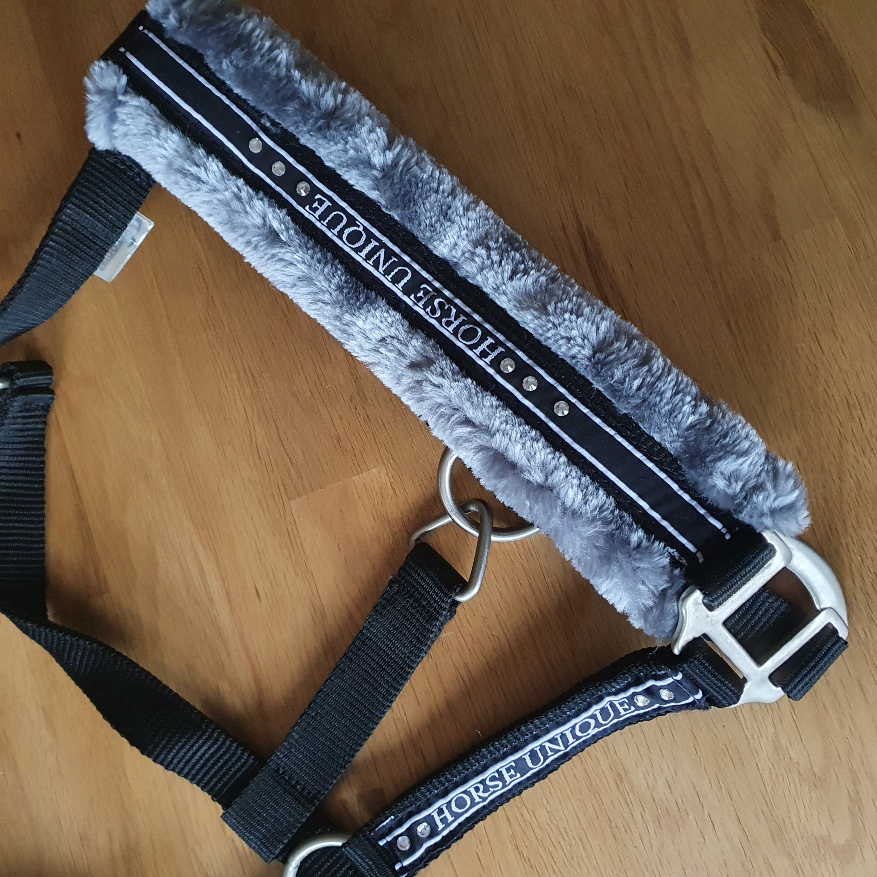 Mysig Grimma svart grå med bling. PONNY  COB  FULL - 4
