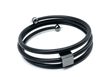 Armband Hematit kub svart gummi 