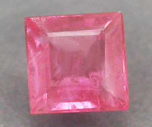 Piedra preciosa de rubí birmano genuino sin tratar extremadamente rara de 4,2 mm