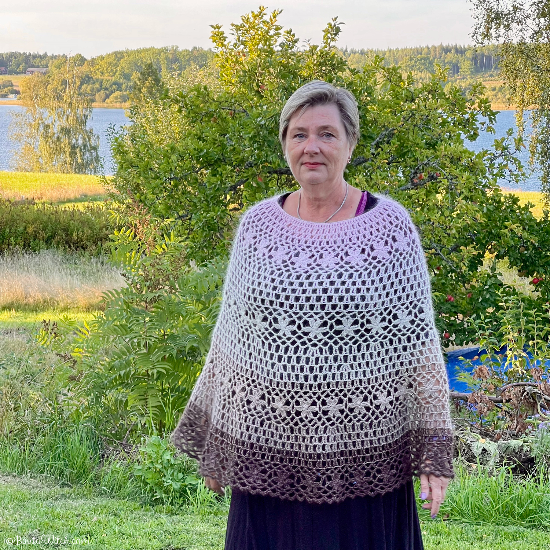 Garnpaket till romantisk poncho med blommor - 5
