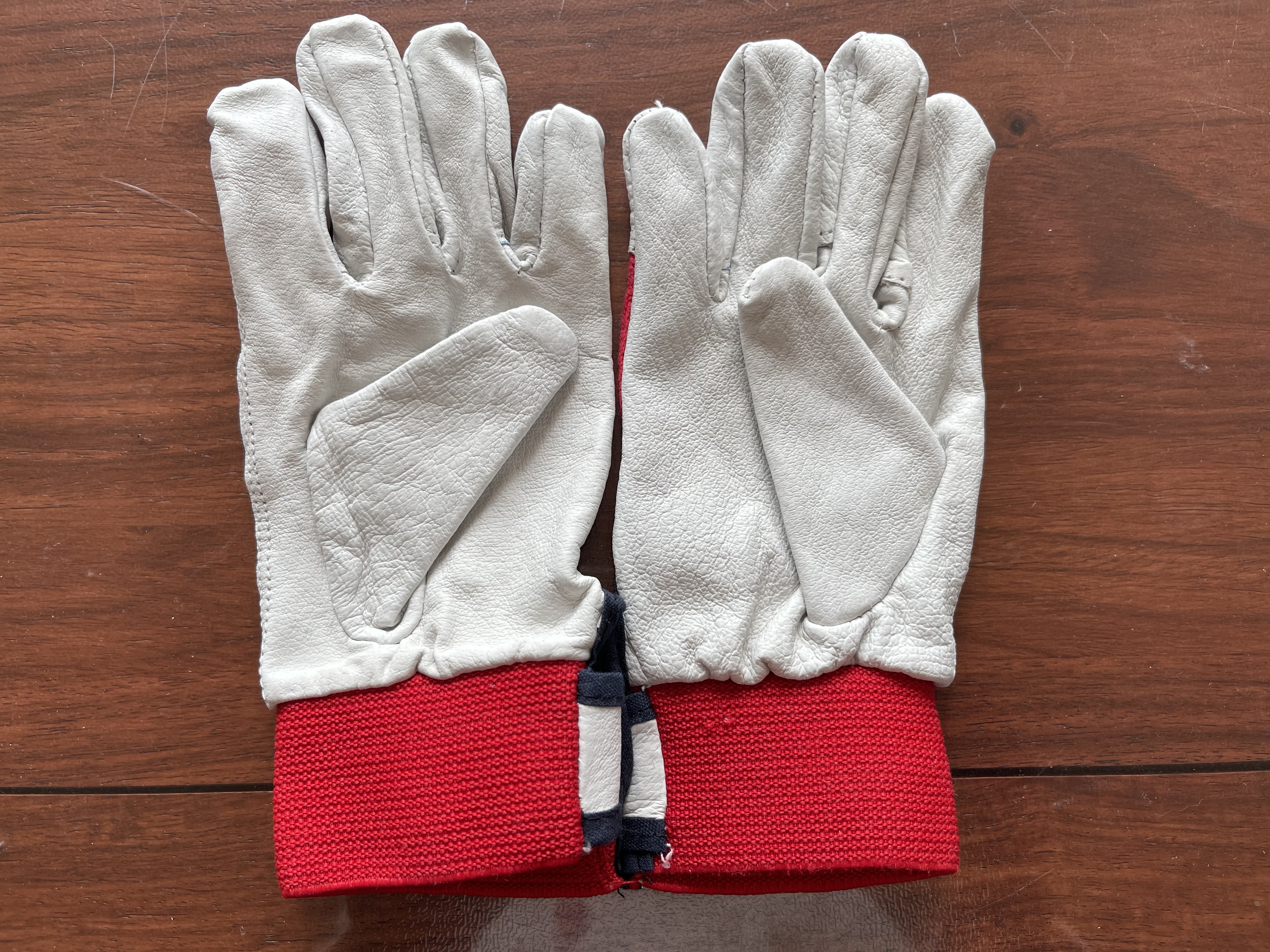Handske  Barnshandske lämplig för lek och hemarbete  Paket 4 par Stl 6 - 3
