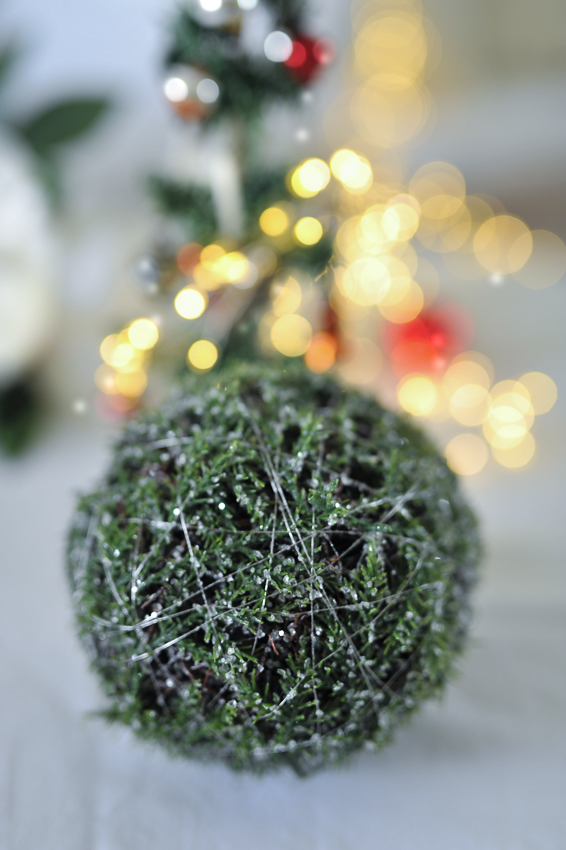 Ball with frost & glitter - Ø 13 cm - 2