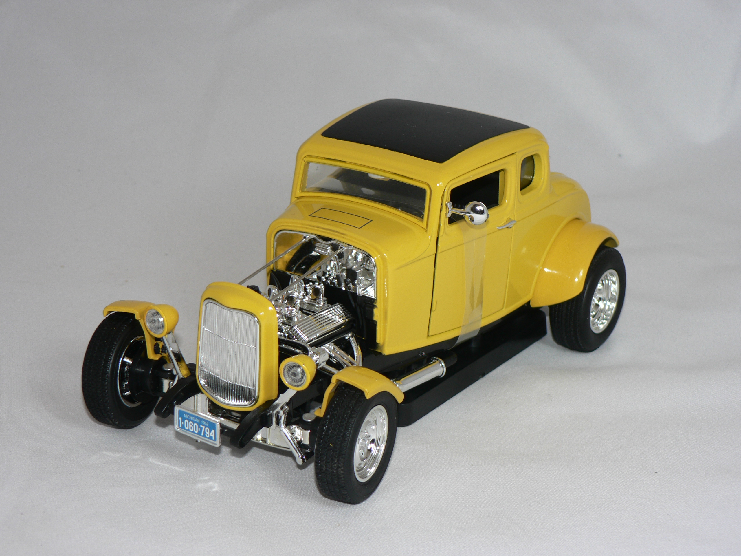 Ford Hot Rod  -1932  1:18  Motor Max