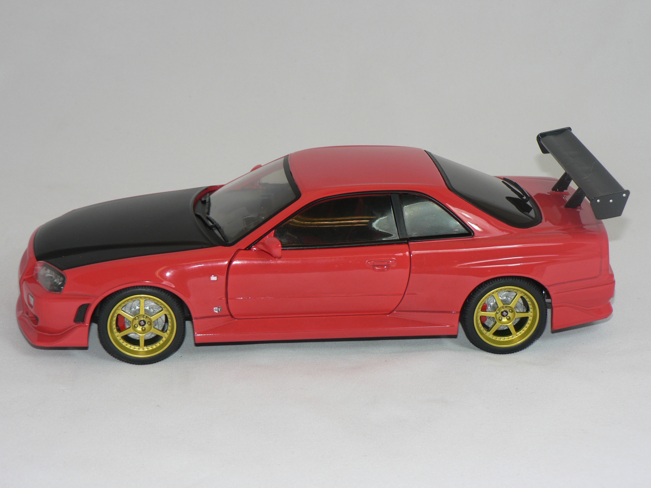 Nissan Skyline  GT-R  ( BNR 34 )   1999  1:18 Greenlight - 3