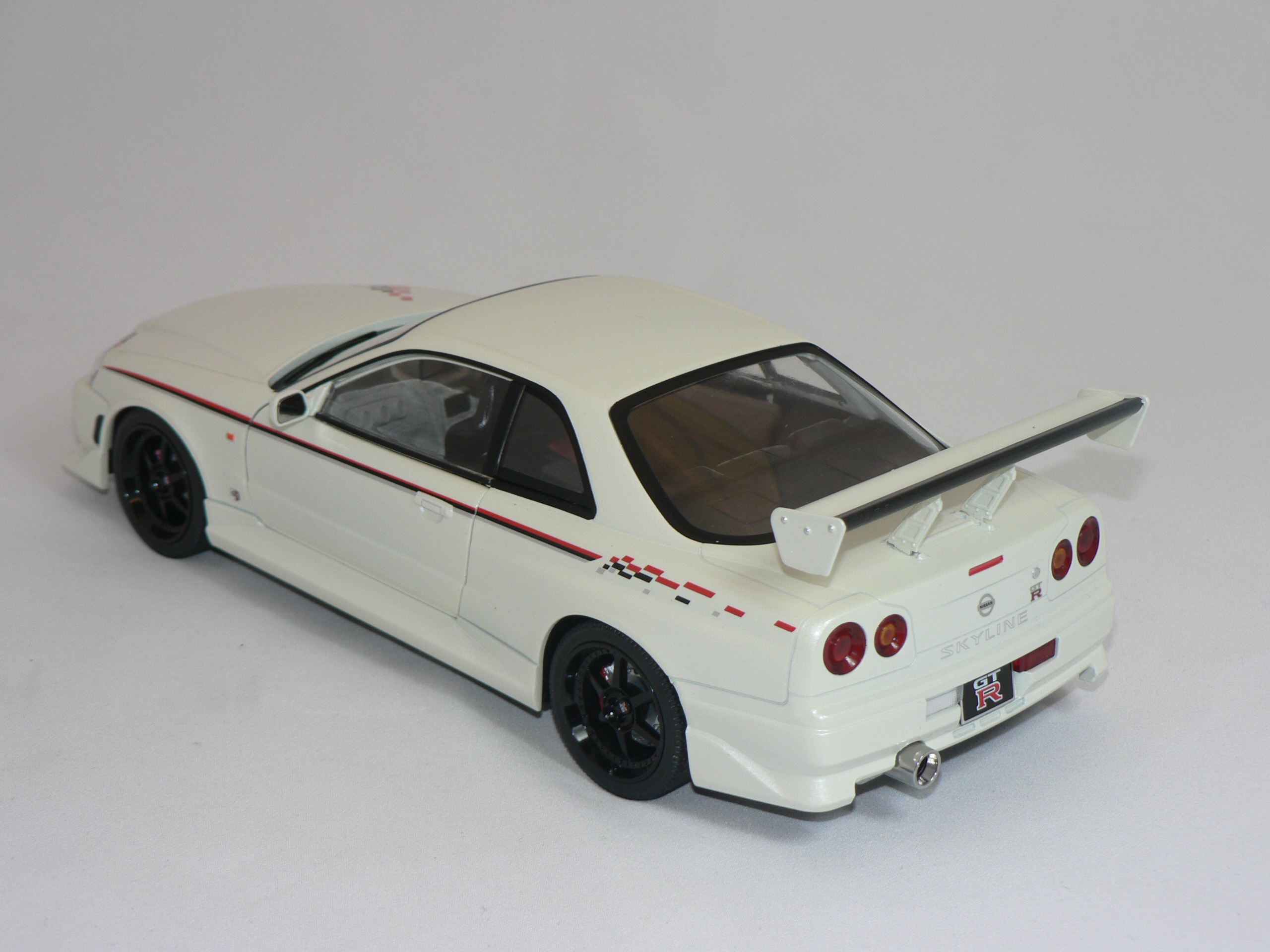 Nissan Skyline  GT-R  ( BNR 34 )   1999  1:18 Greenlight - 2