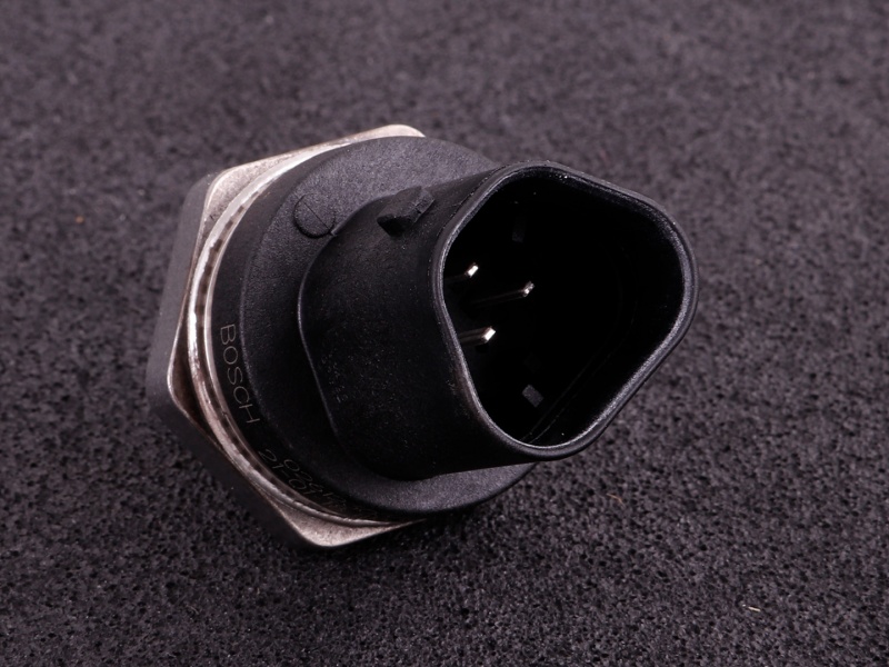 Bosch Combined pressure and temp fluid sensor M10x1 0261230340 / 0261230482 - 3