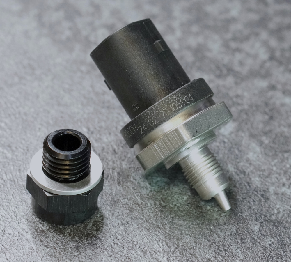 Bosch Combined pressure and temp fluid sensor M10x1 0261230340 / 0261230482 - 7