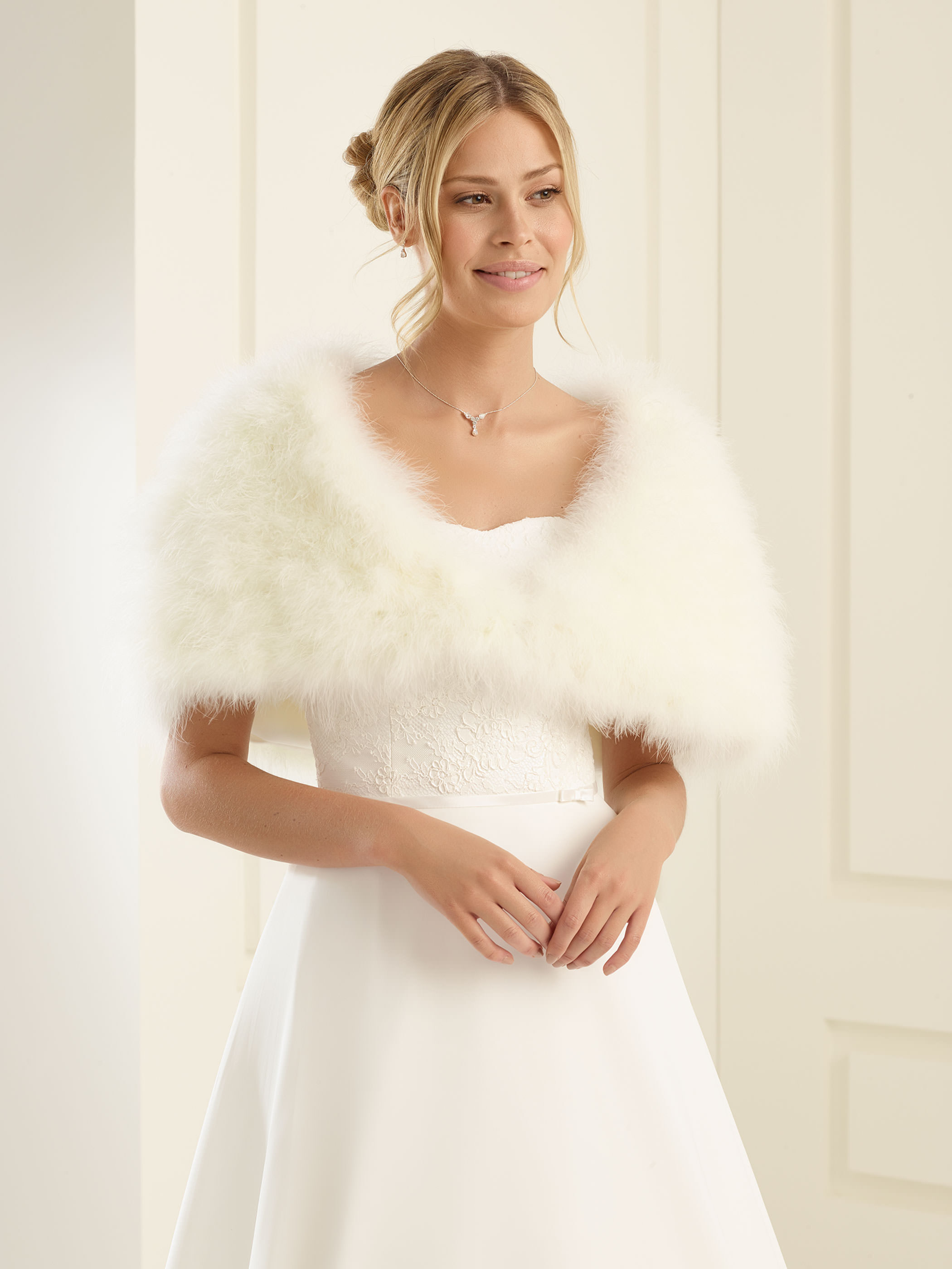 Cape med marabou fjäder stil E184