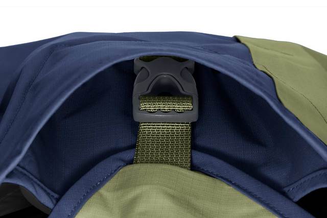 Ruffwear Sun Shower Regntäcke 2021 - Midnight Blue - Skyddade spännen