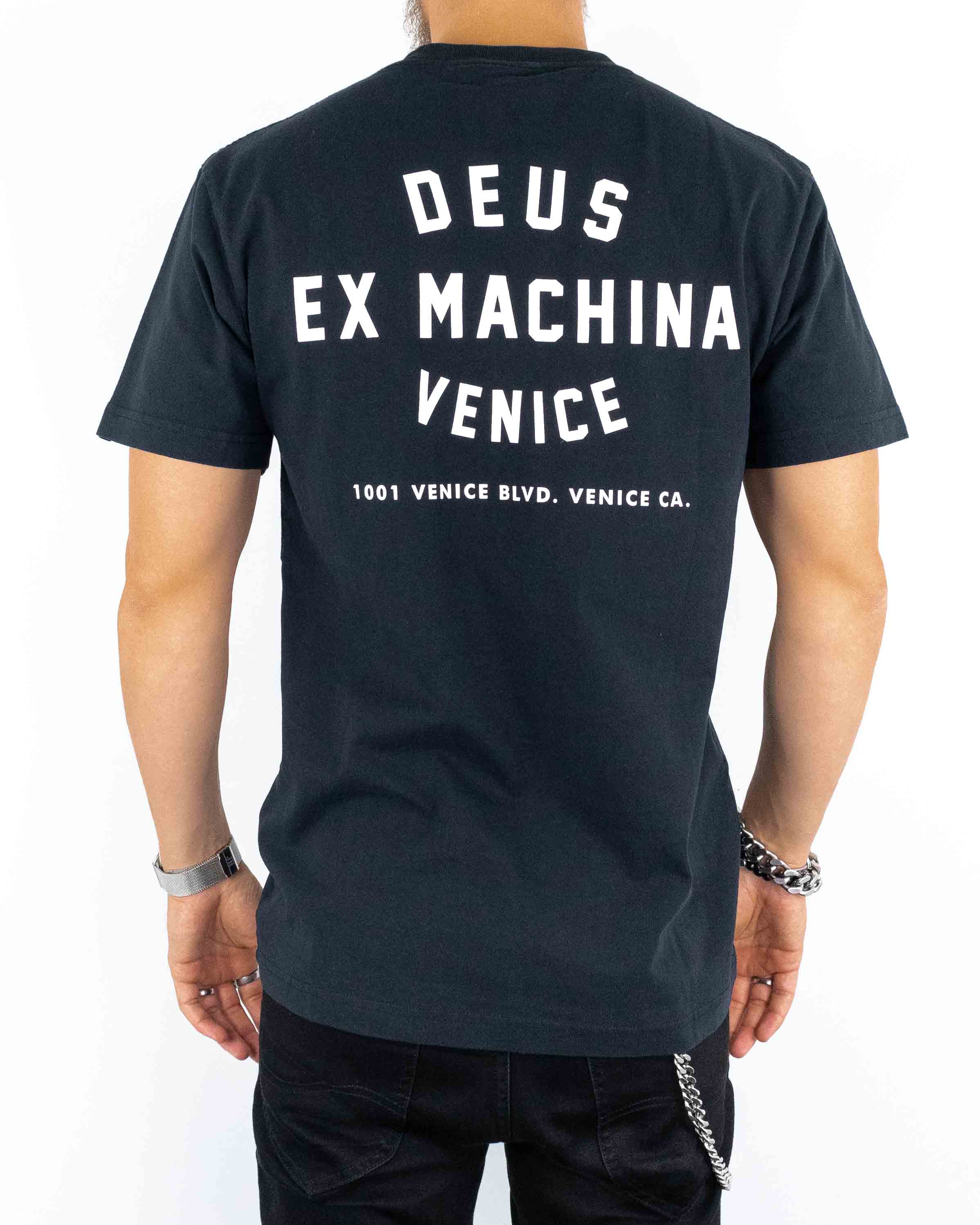 Shirts, Deus Ex Machina