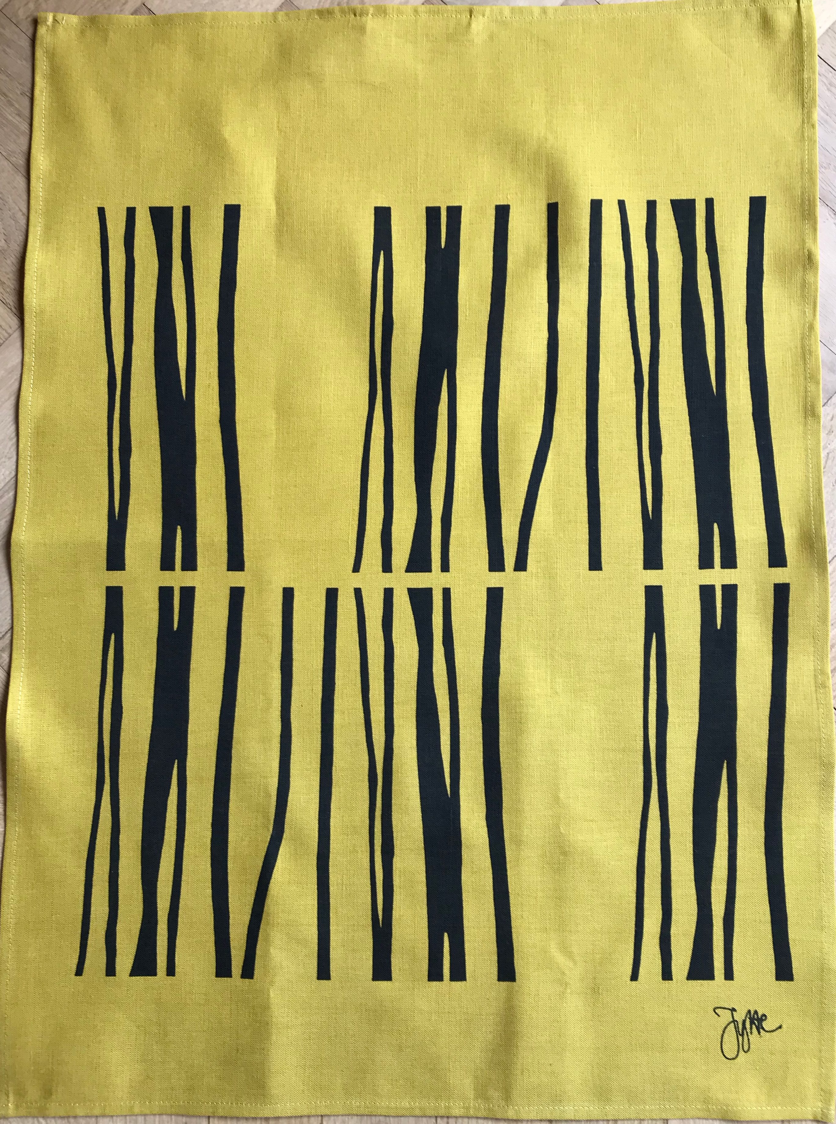 Towel Stänglar yellow background