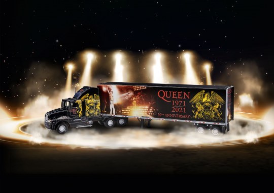 Queen 50th Anniversary Tour Truck  - 2