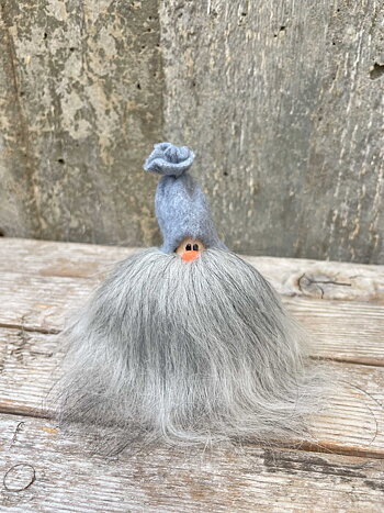 Mininisse 10 cm "Årets Färg Arctic Grey"-Mössa Grått Skägg Islandsfår