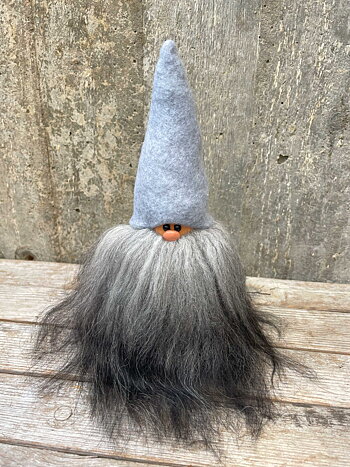 Skäggtomte 20 cm "Årets Färg Arctic Grey"-Mössa Islandsfår Mörkgrått Skägg