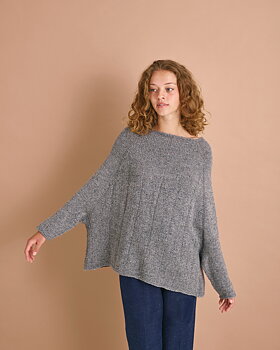 Ponchosweater med rätstickningsmönster - Dagmar by Permin