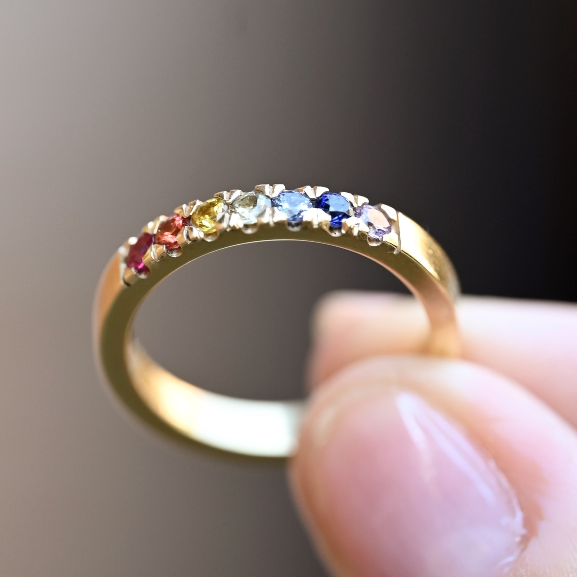 Ring Greta handgjord rubin safirer guld 18 karat