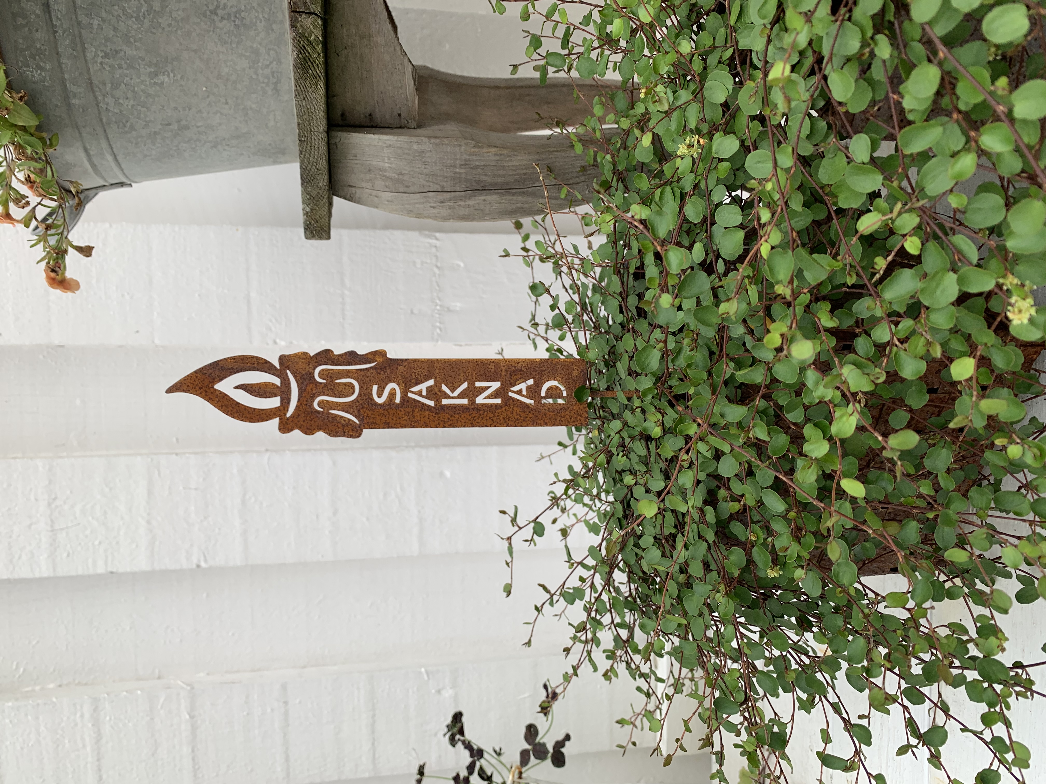 Rostigt ljus med text: Saknad sticks 32 cm. Gravdekoration - 2