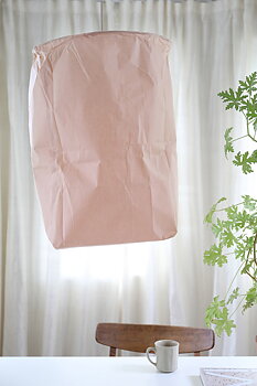 Papperslampa Khom Loy Rosa
