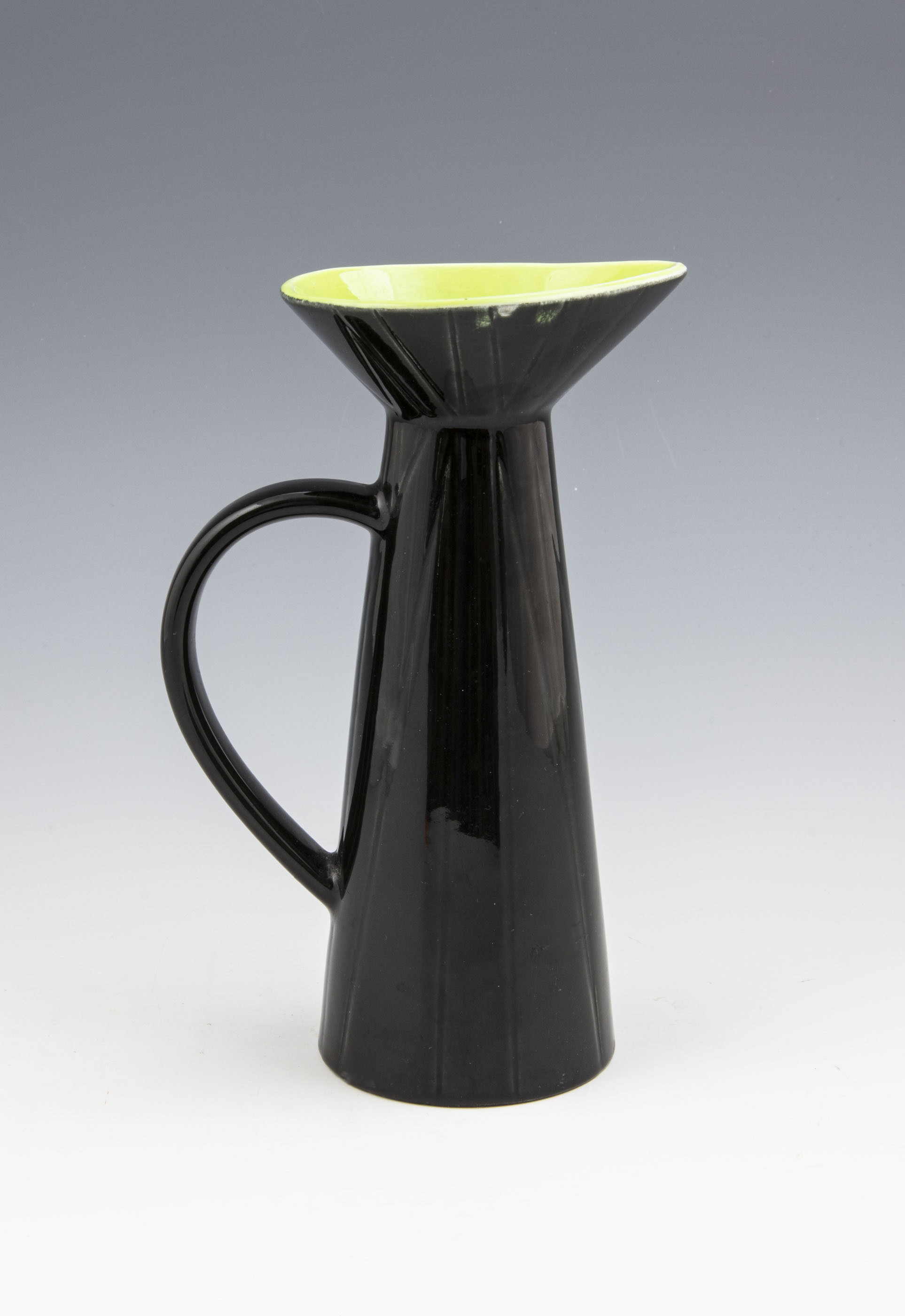 California - High Vase with handle