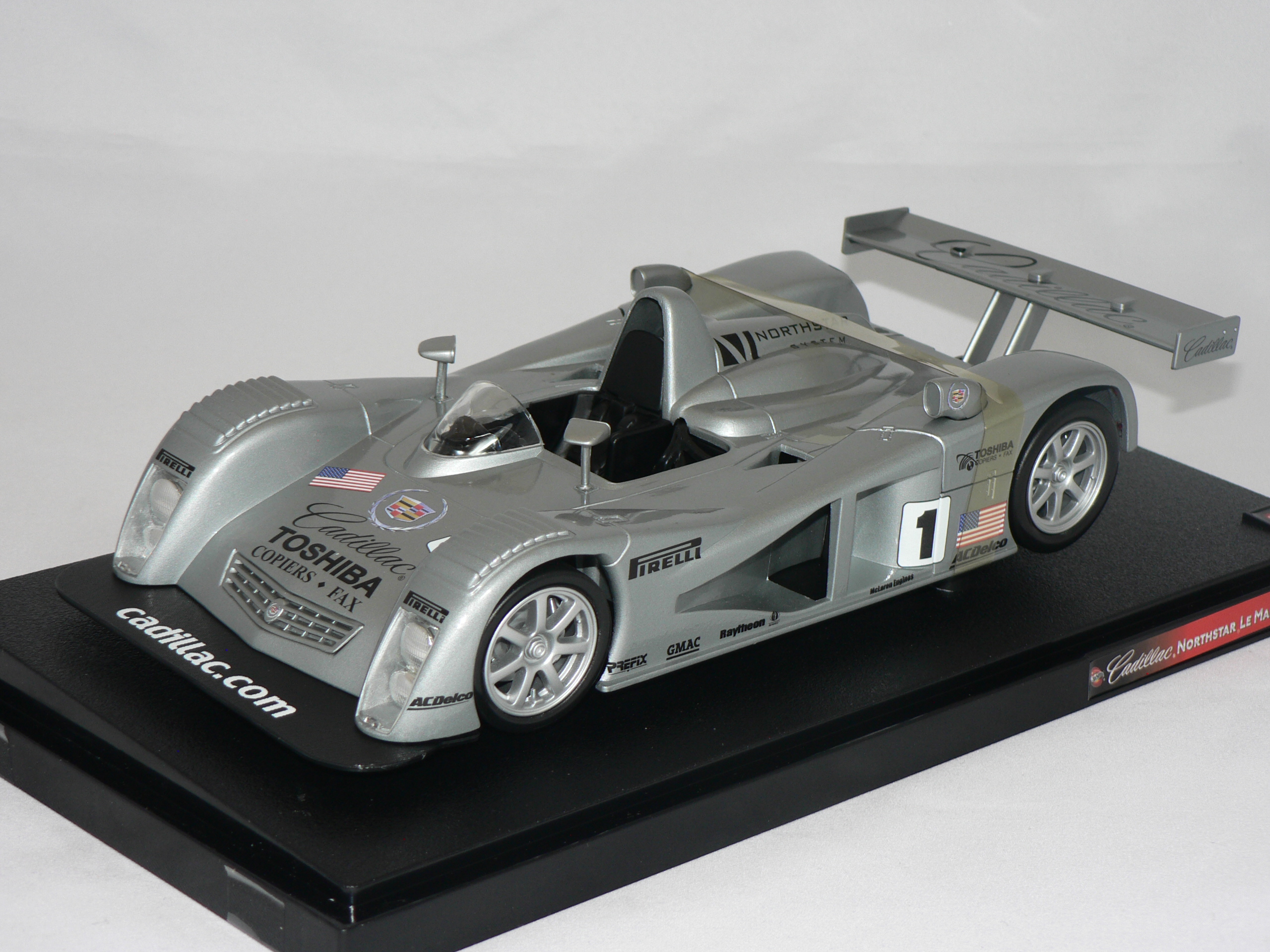 Cadillac LMP   1:18  Hot Wheels 