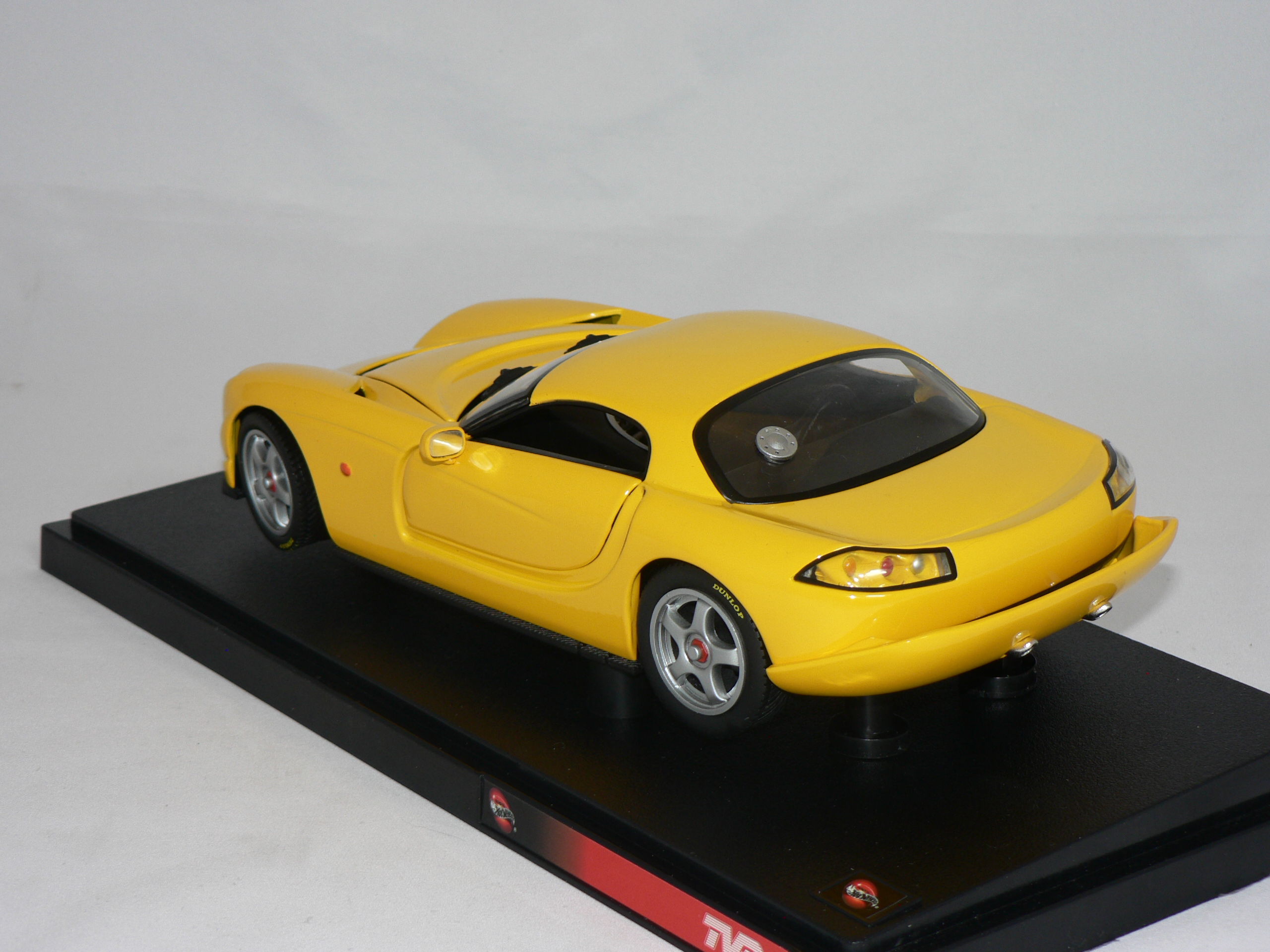 TVR Speed 12    1:18  Hot Wheels  - 3