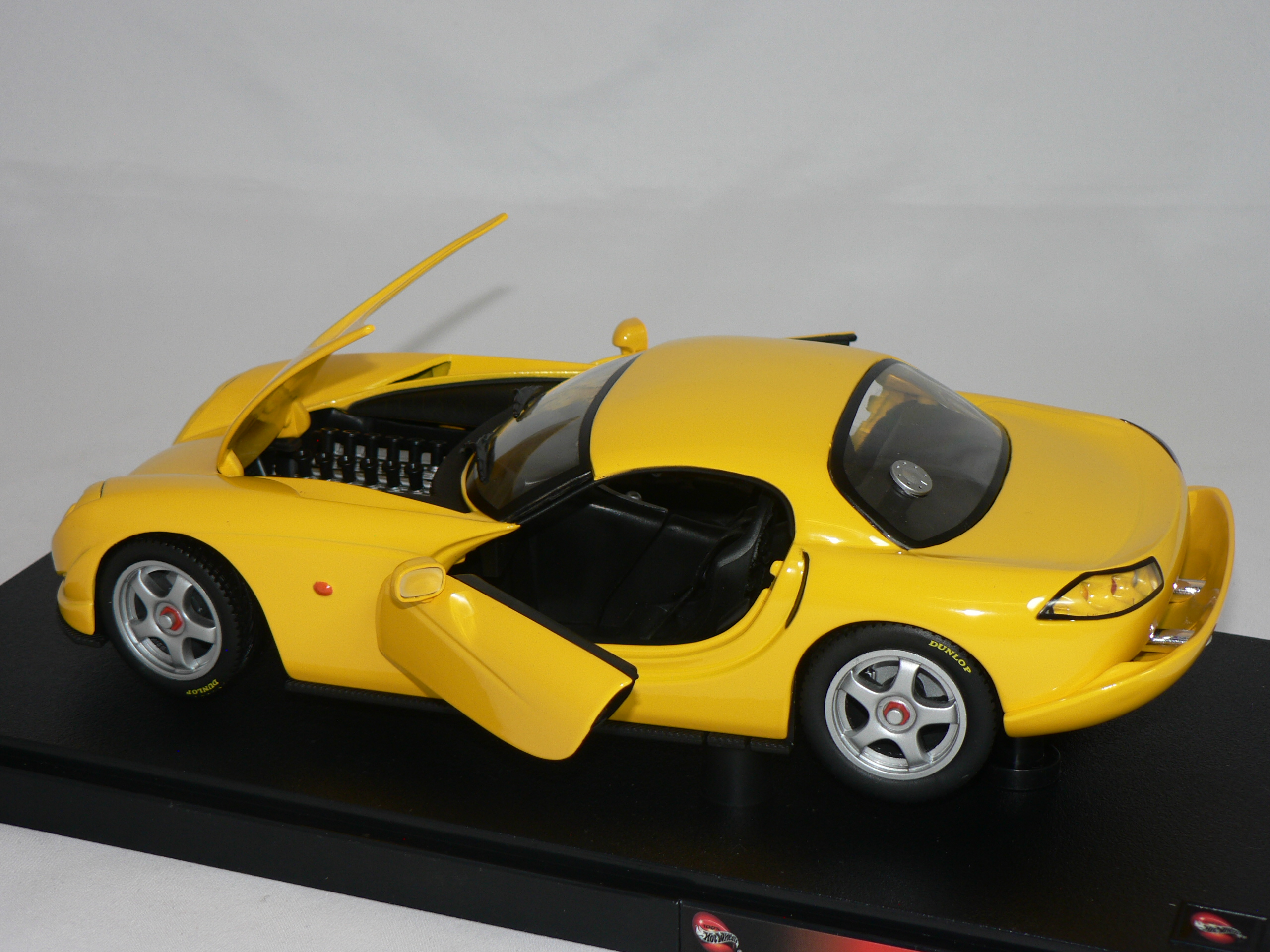 TVR Speed 12    1:18  Hot Wheels  - 4