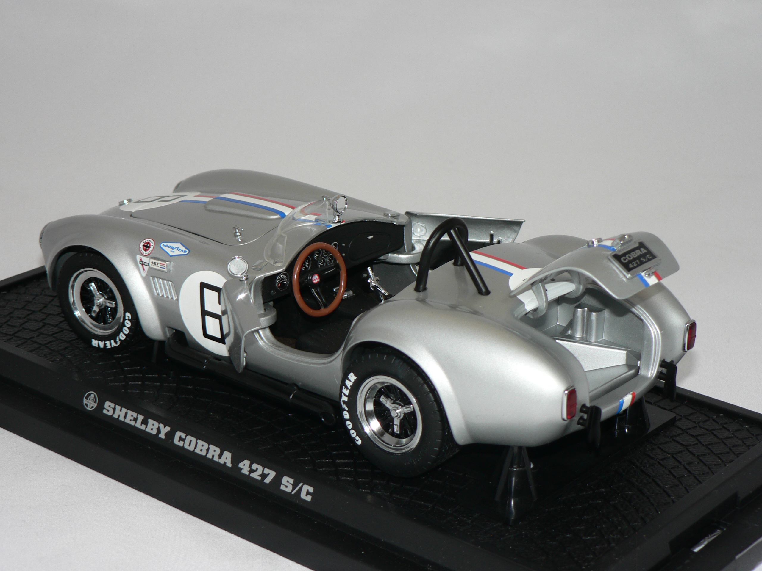 Shelby  Cobra 427  S/C Racing   1:18  Kyosho - 3
