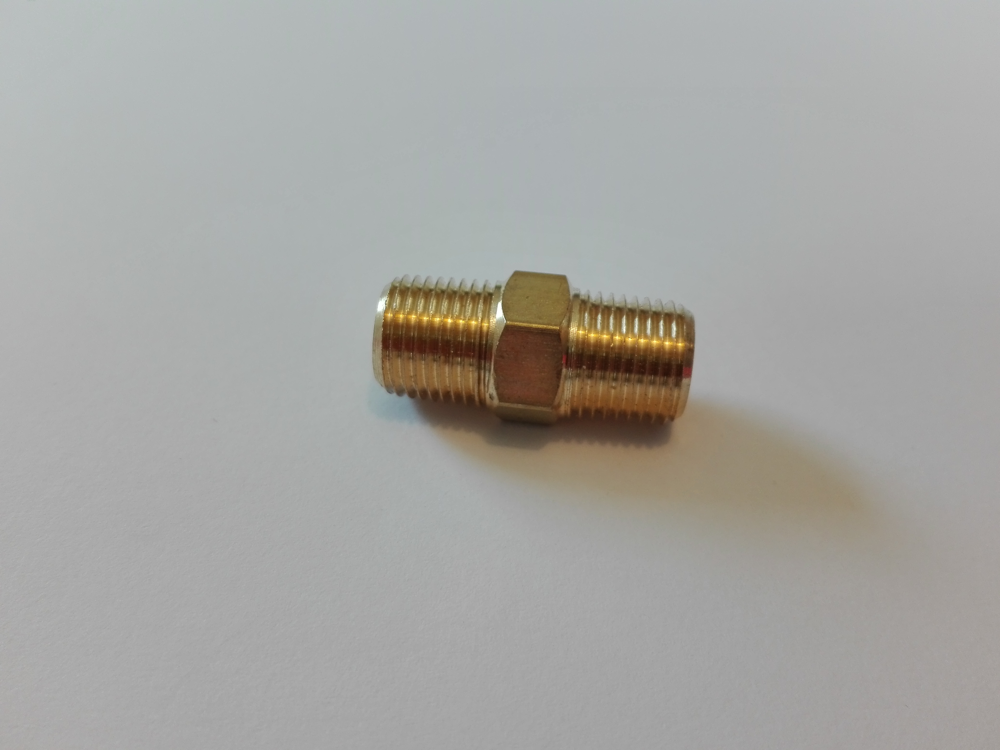 Förlängning: 1/8" npt hane till 1/8" npt hane, längd 1"