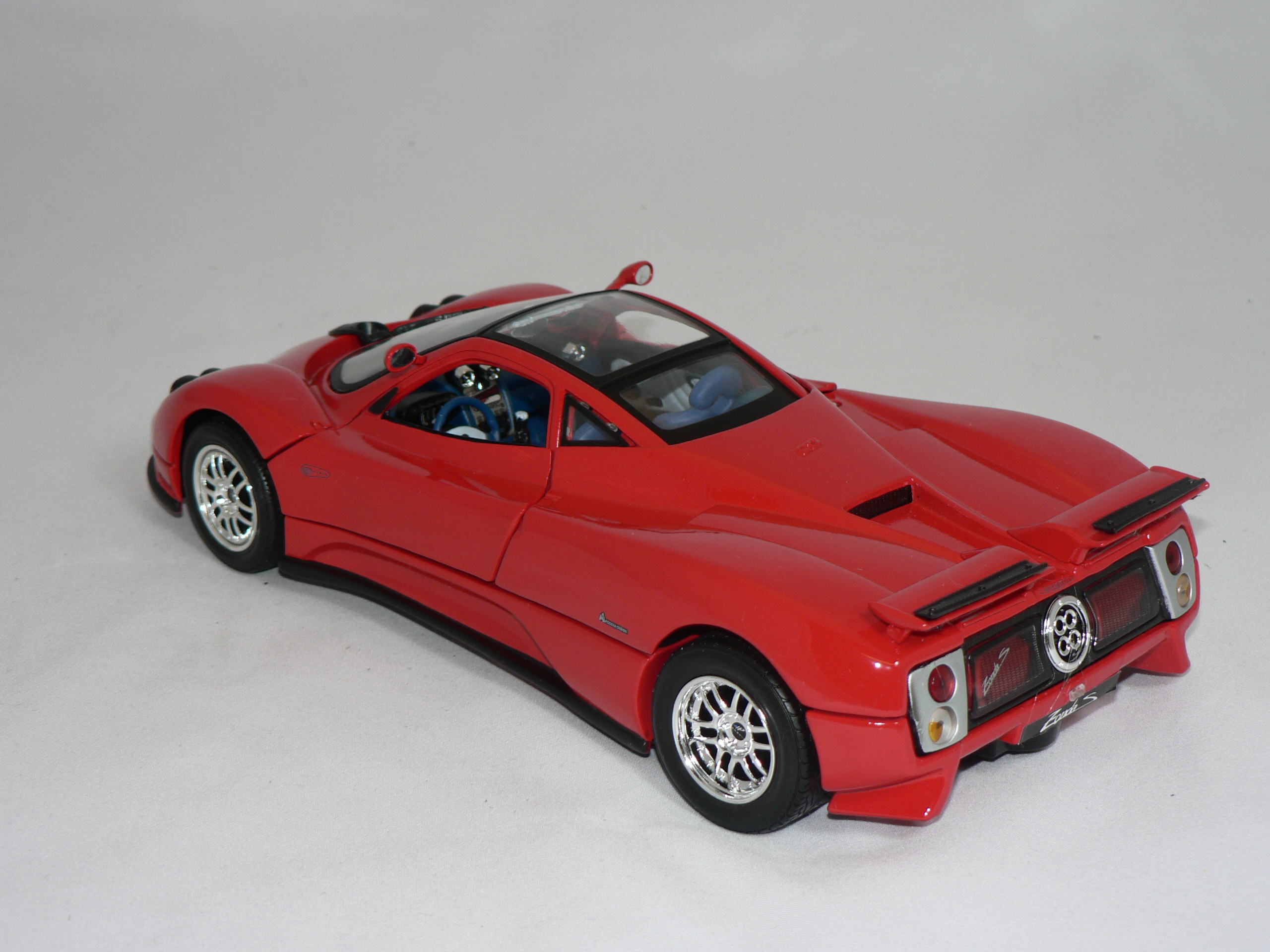 Pagani Zonda C12  1:18 Solido - 3