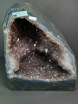 Ametistgrotta  med cacoxenit- GRAM8