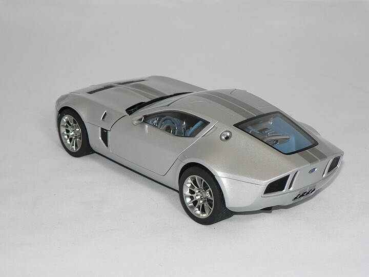 Ford Shelby GR-1 Concept   1:18  Auto Art