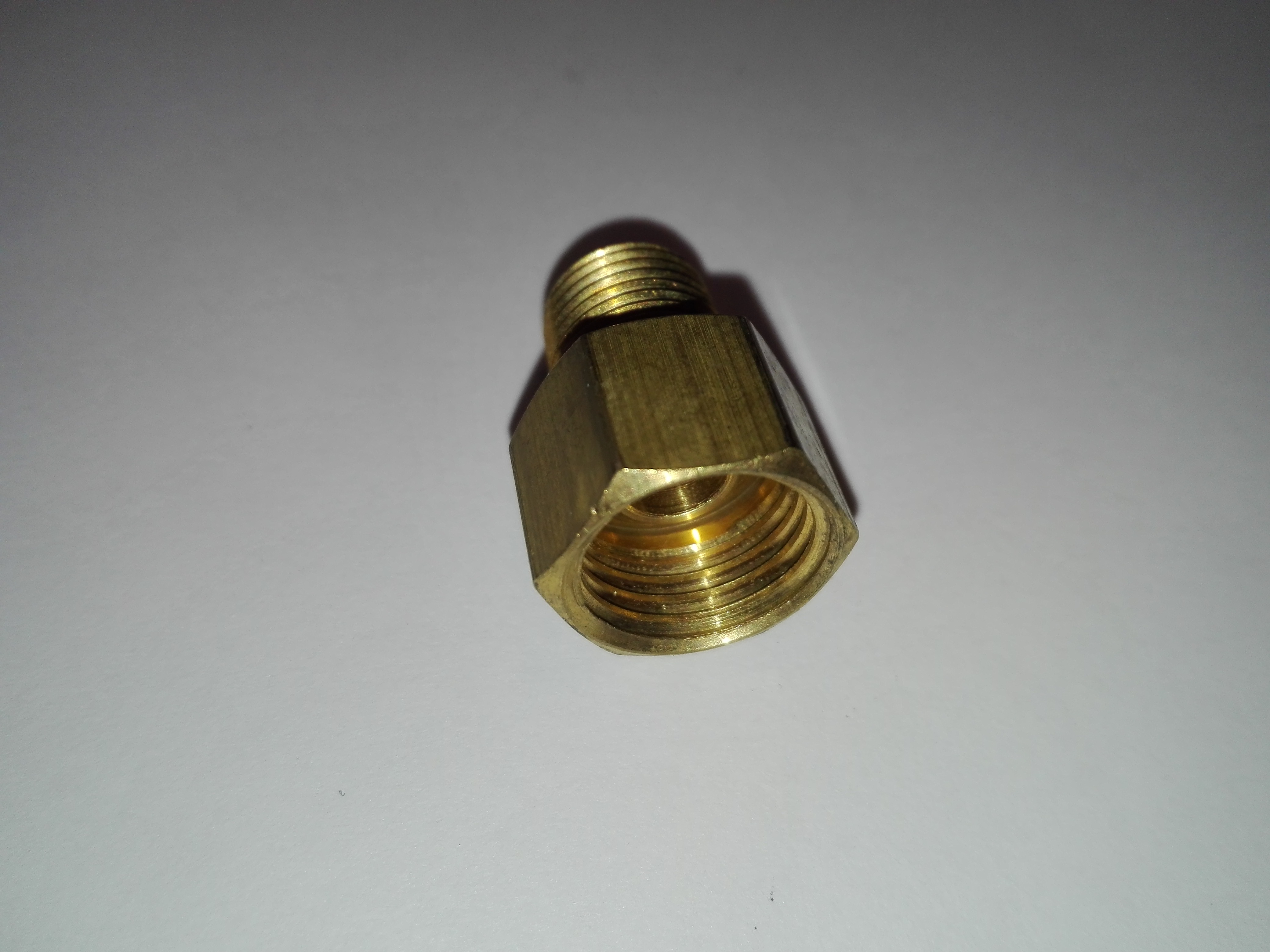 Dubbelkoningsnippel, hona, för 5/16" rör till 1/8" npt hane