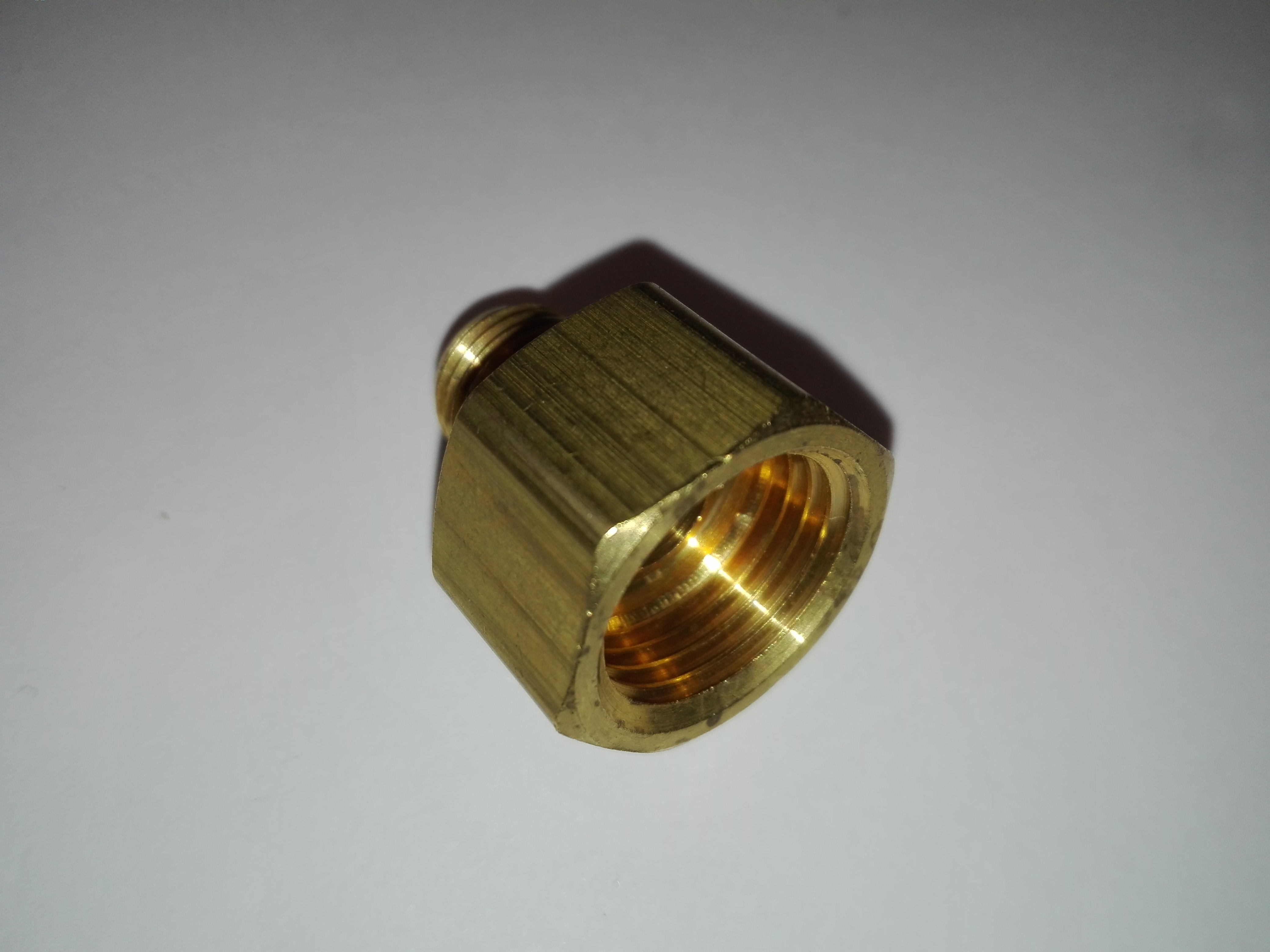 Dubbelkoningsnippel, hona, för 3/8" rör till 1/8" npt hane