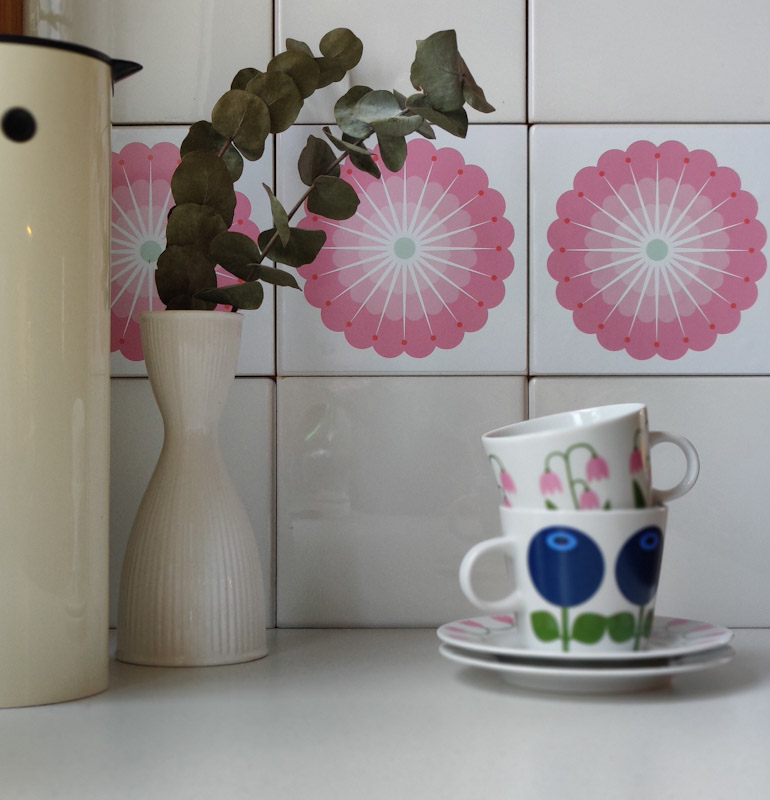 Fika rosa kakeldekor från Posterboy