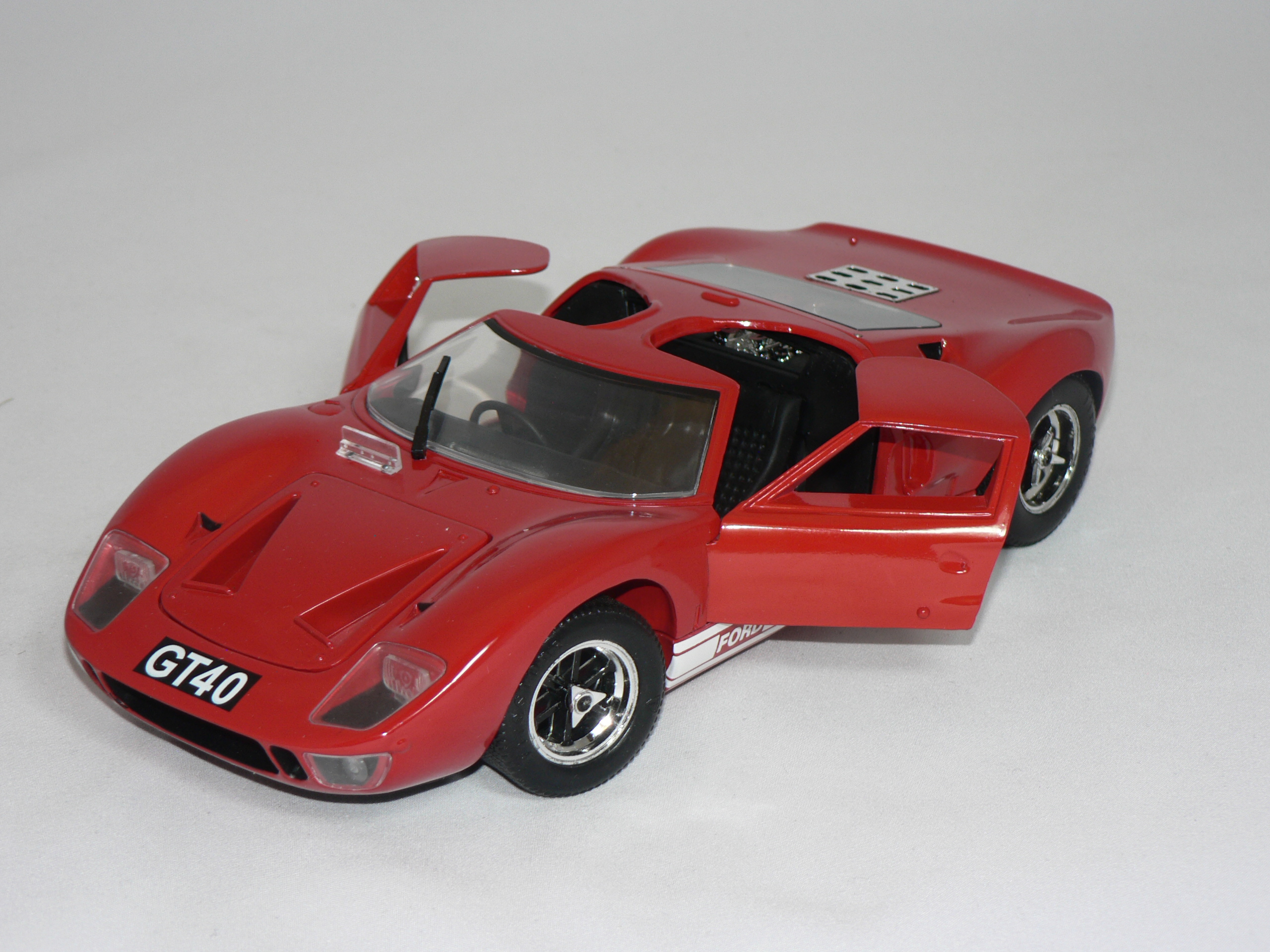 Ford GT40 Street Version  1:18  Eagles Race - 3