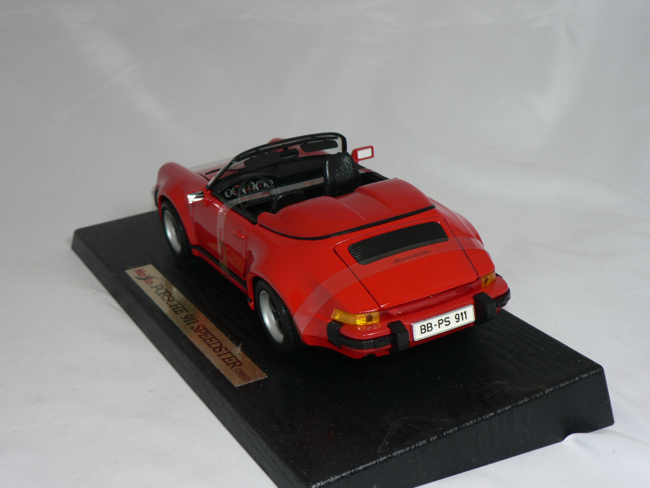 Porsche 911 Speedster  -1989  1:18  Maisto - 2