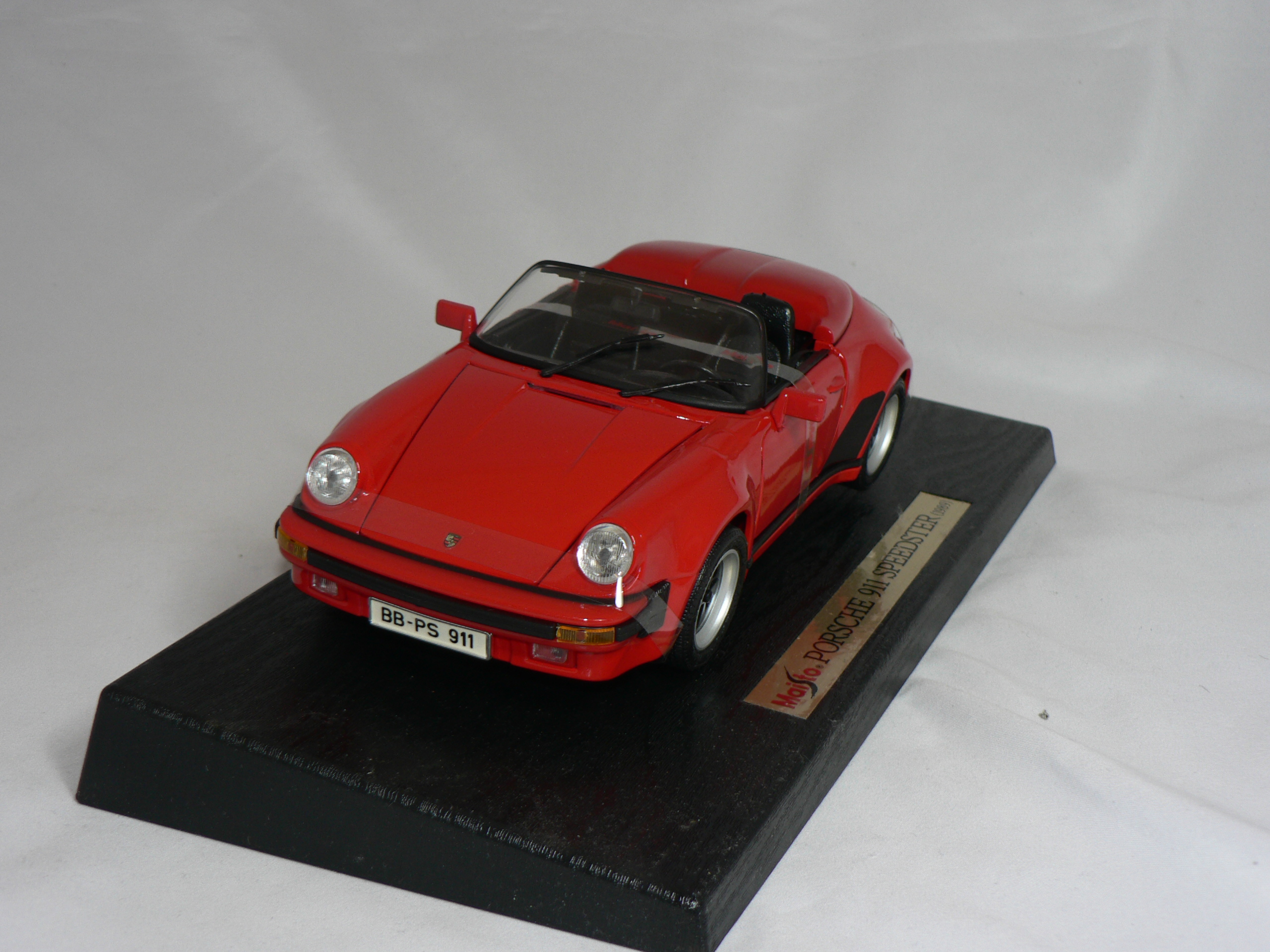 Porsche 911 Speedster  -1989  1:18  Maisto