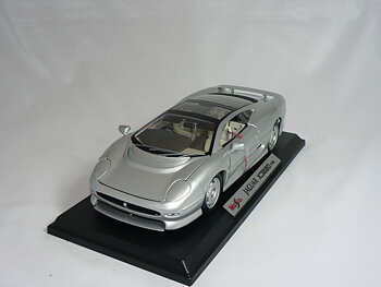Jaguare XJ220  -1992  1:18  Maisto