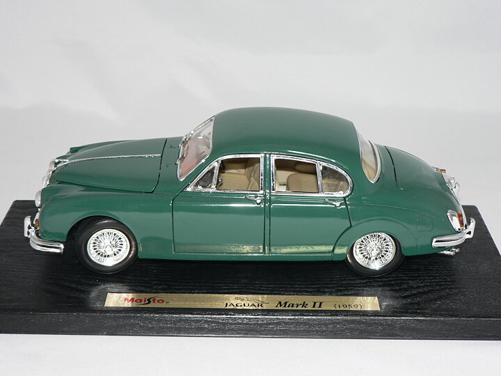 Jaguar Mark II -1959  1:18  Maisto